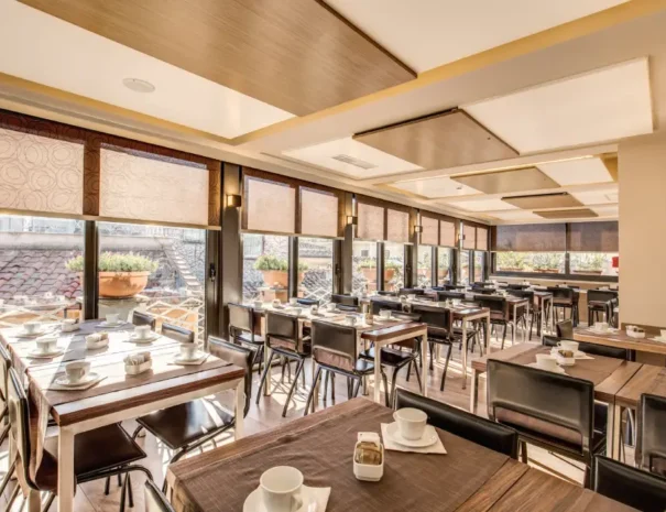 Hotel Trevi Sala colazione con vists