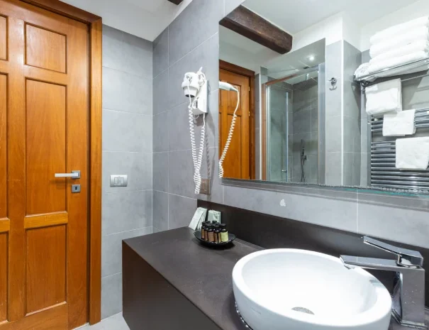 HotelTrevi_quadruplaStandard_10