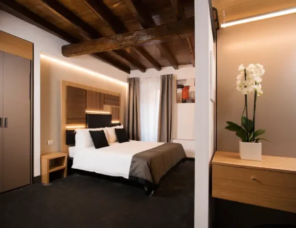 Hotel Trevi Camera Deluxe tripla o quadrupla-mini